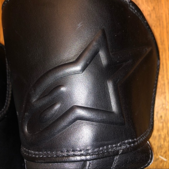Women’s (US 6) Alpinestars motorcycle boots. - Picture 9 of 11
